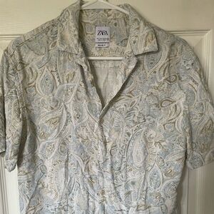 Men’s Zara short sleeve shirt. Size s . Perfect condition.